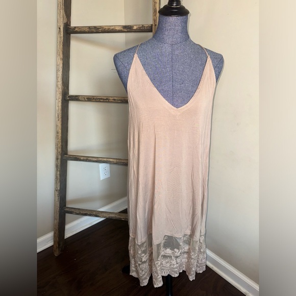 Wild Bohemian NWT Lace Hem Racerback Slip Dress - Picture 3 of 9